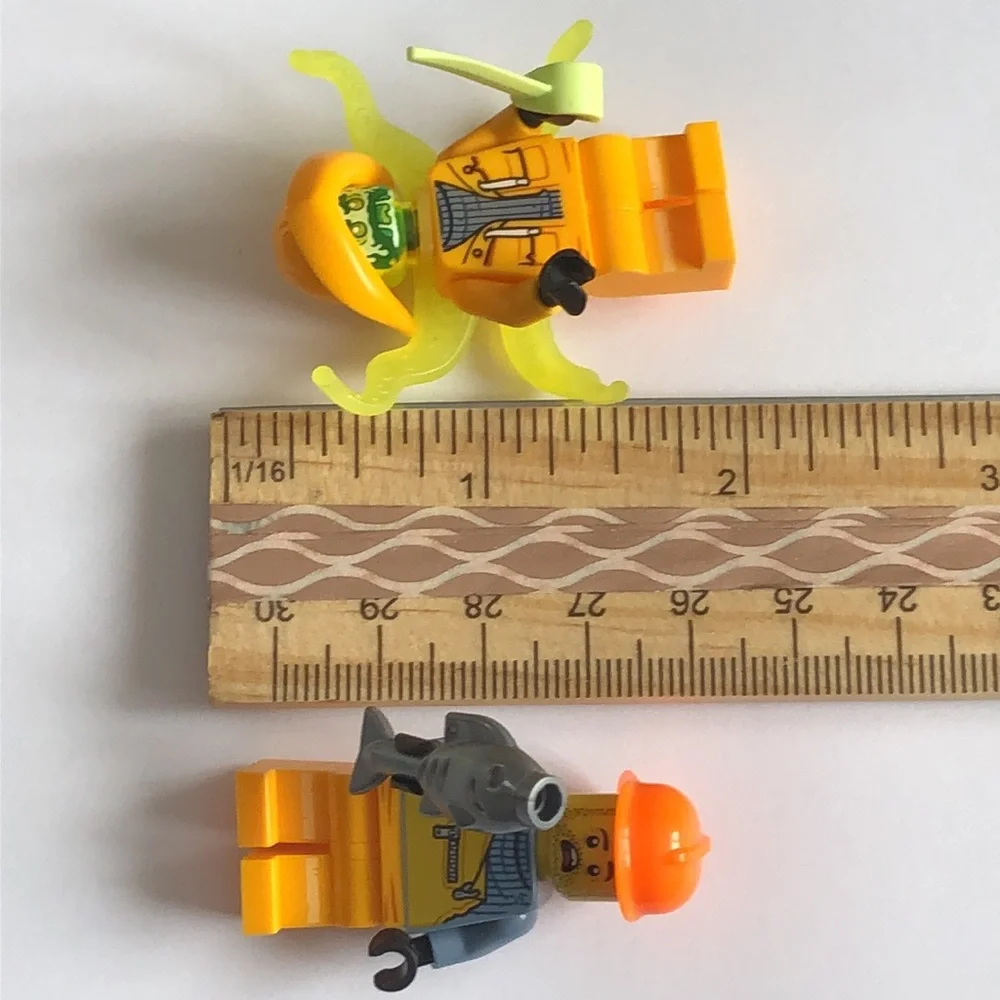 LEGO HIDDEN Side Minifigures LEGO Captain Jonas Jonas Jr Parker L Jackson